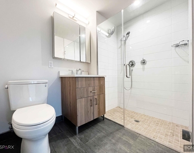 188-11 Hillside Avenue - Photo Thumbnail 5