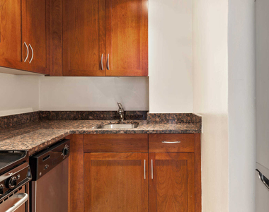 228 West 71st Street - Photo Thumbnail 7
