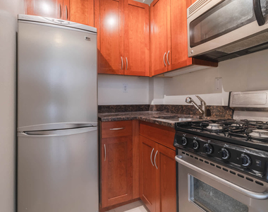 228 West 71st Street - Photo Thumbnail 6