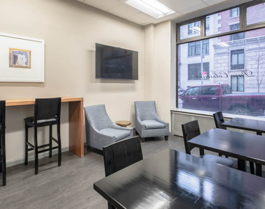228 West 71st Street - Photo Thumbnail 32