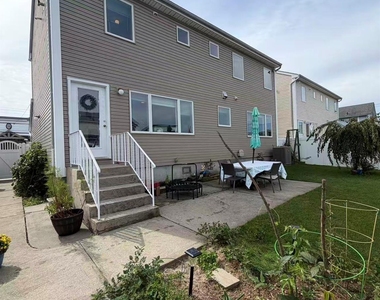 2817 Clubhouse Road - Photo Thumbnail 1