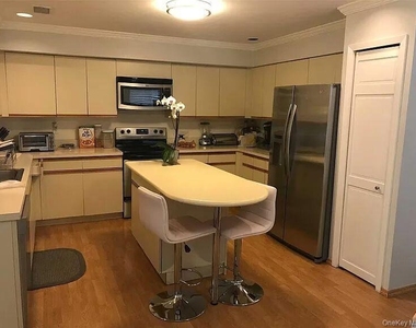 126 Foxwood Drive - Photo Thumbnail 4
