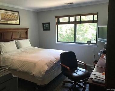 126 Foxwood Drive - Photo Thumbnail 13