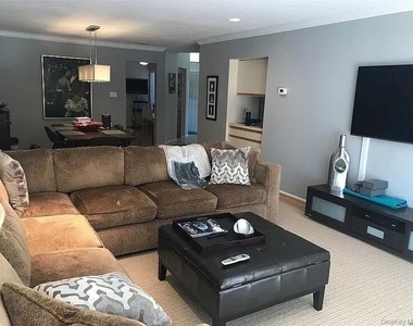 126 Foxwood Drive - Photo Thumbnail 11