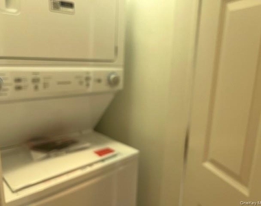 276 Main Street - Photo Thumbnail 10