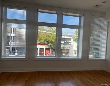 276 Main Street - Photo Thumbnail 7