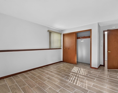 155 Stoneleigh Avenue - Photo Thumbnail 5