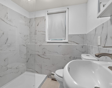 155 Stoneleigh Avenue - Photo Thumbnail 7
