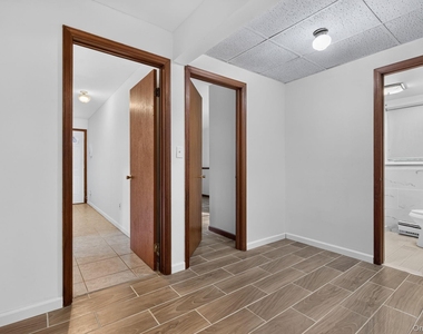 155 Stoneleigh Avenue - Photo Thumbnail 13