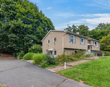 155 Stoneleigh Avenue - Photo Thumbnail 27