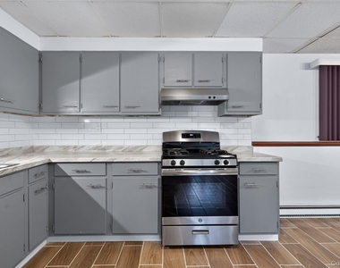 155 Stoneleigh Avenue - Photo Thumbnail 2