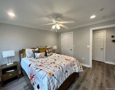 2805 Vista View Drive - Photo Thumbnail 4