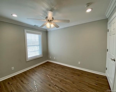 1303 Vista View Drive - Photo Thumbnail 12