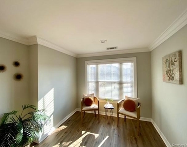1303 Vista View Drive - Photo Thumbnail 9
