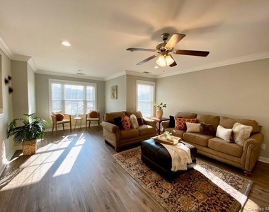 1303 Vista View Drive - Photo Thumbnail 6