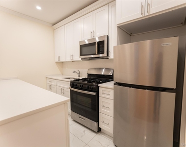 83-52 Talbot Street - Photo Thumbnail 6