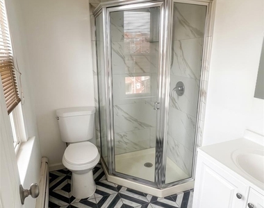 480 Westbury Avenue - Photo Thumbnail 7