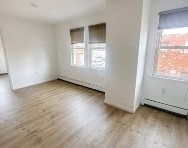 480 Westbury Avenue - Photo Thumbnail 1