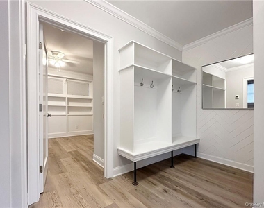 32 General Heath Avenue - Photo Thumbnail 6