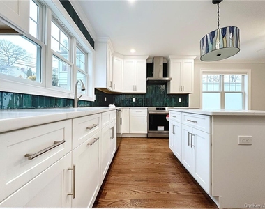 32 General Heath Avenue - Photo Thumbnail 2