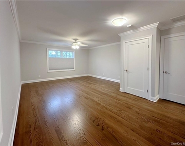 32 General Heath Avenue - Photo Thumbnail 11