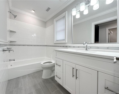 32 General Heath Avenue - Photo Thumbnail 9
