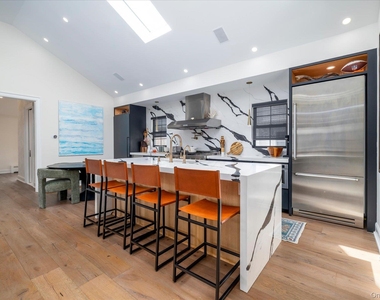 344 E Beech Street - Photo Thumbnail 1