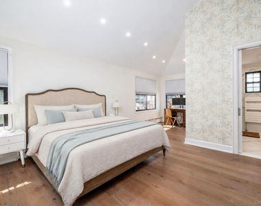 344 E Beech Street - Photo Thumbnail 12