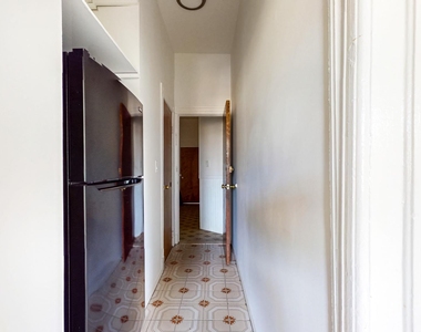 20-13 Greene Avenue - Photo Thumbnail 3