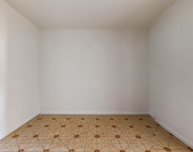 20-13 Greene Avenue - Photo Thumbnail 10