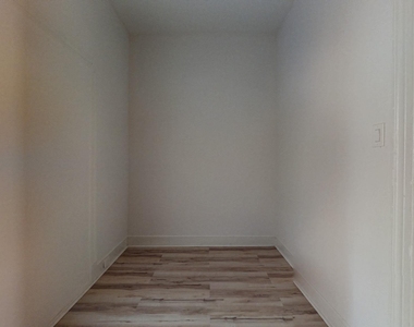 20-13 Greene Avenue - Photo Thumbnail 12