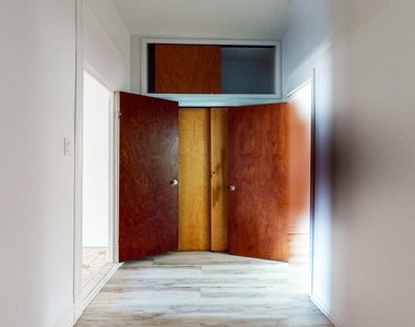 20-13 Greene Avenue - Photo Thumbnail 13