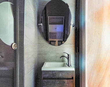 20-13 Greene Avenue - Photo Thumbnail 2