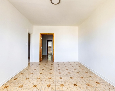 20-13 Greene Avenue - Photo Thumbnail 9