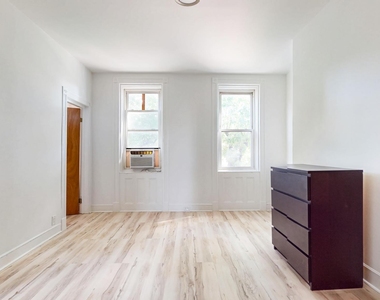 20-13 Greene Avenue - Photo Thumbnail 14