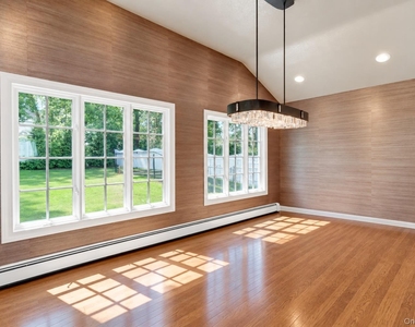 14 Horse Hill Road - Photo Thumbnail 10