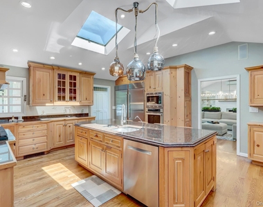 14 Horse Hill Road - Photo Thumbnail 11
