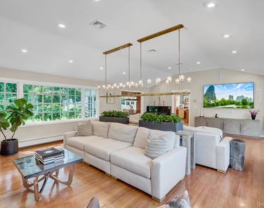 14 Horse Hill Road - Photo Thumbnail 9