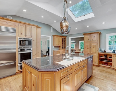 14 Horse Hill Road - Photo Thumbnail 12