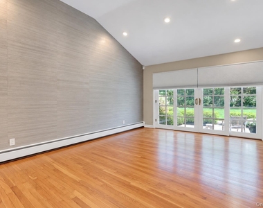 14 Horse Hill Road - Photo Thumbnail 14