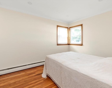 1002 Eglon Court - Photo Thumbnail 12