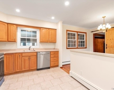 1002 Eglon Court - Photo Thumbnail 10