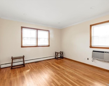 1002 Eglon Court - Photo Thumbnail 11