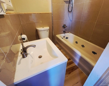 82 Jersey Avenue - Photo Thumbnail 10