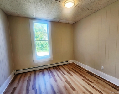 82 Jersey Avenue - Photo Thumbnail 7