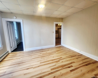 82 Jersey Avenue - Photo Thumbnail 4