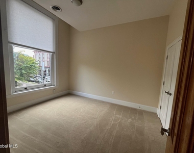 256 Broadway - Photo Thumbnail 5