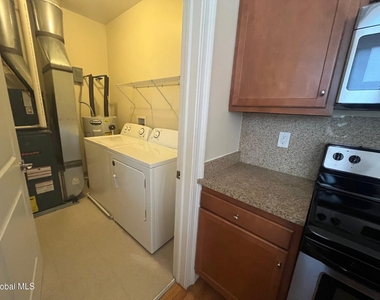 256 Broadway - Photo Thumbnail 8