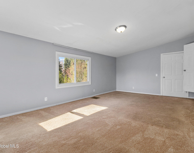 650 Malta Avenue - Photo Thumbnail 21