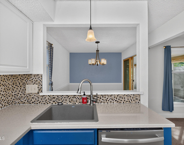 3 Westchester Drive - Photo Thumbnail 12